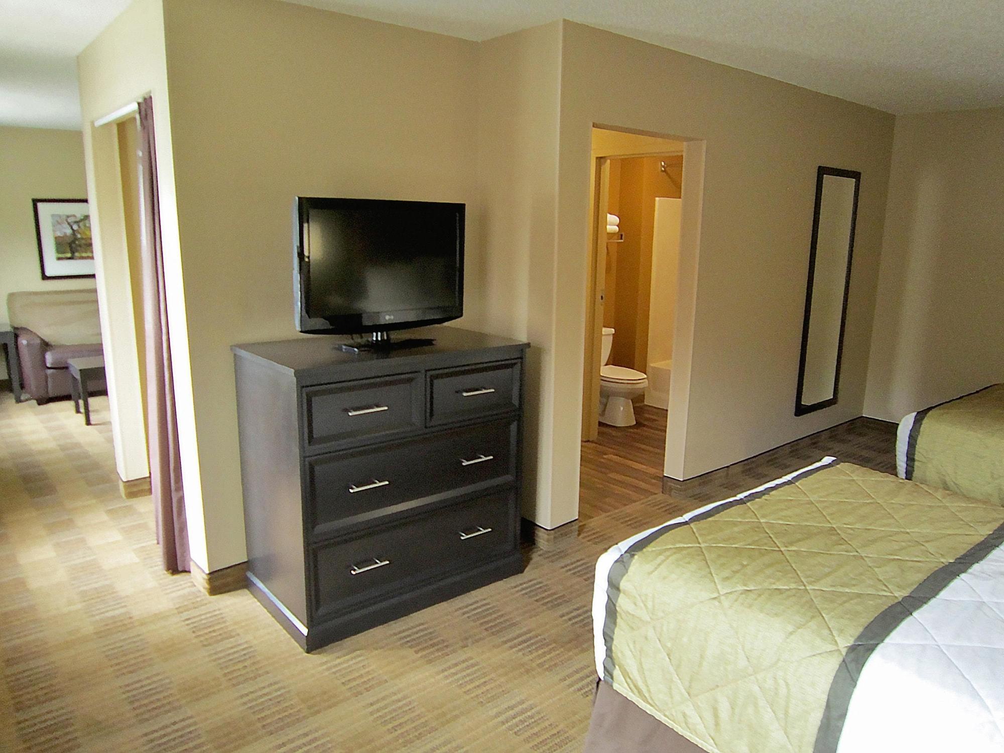 Extended Stay America Suites - Detroit - Novi - Orchard Hill Place Northville Exterior photo
