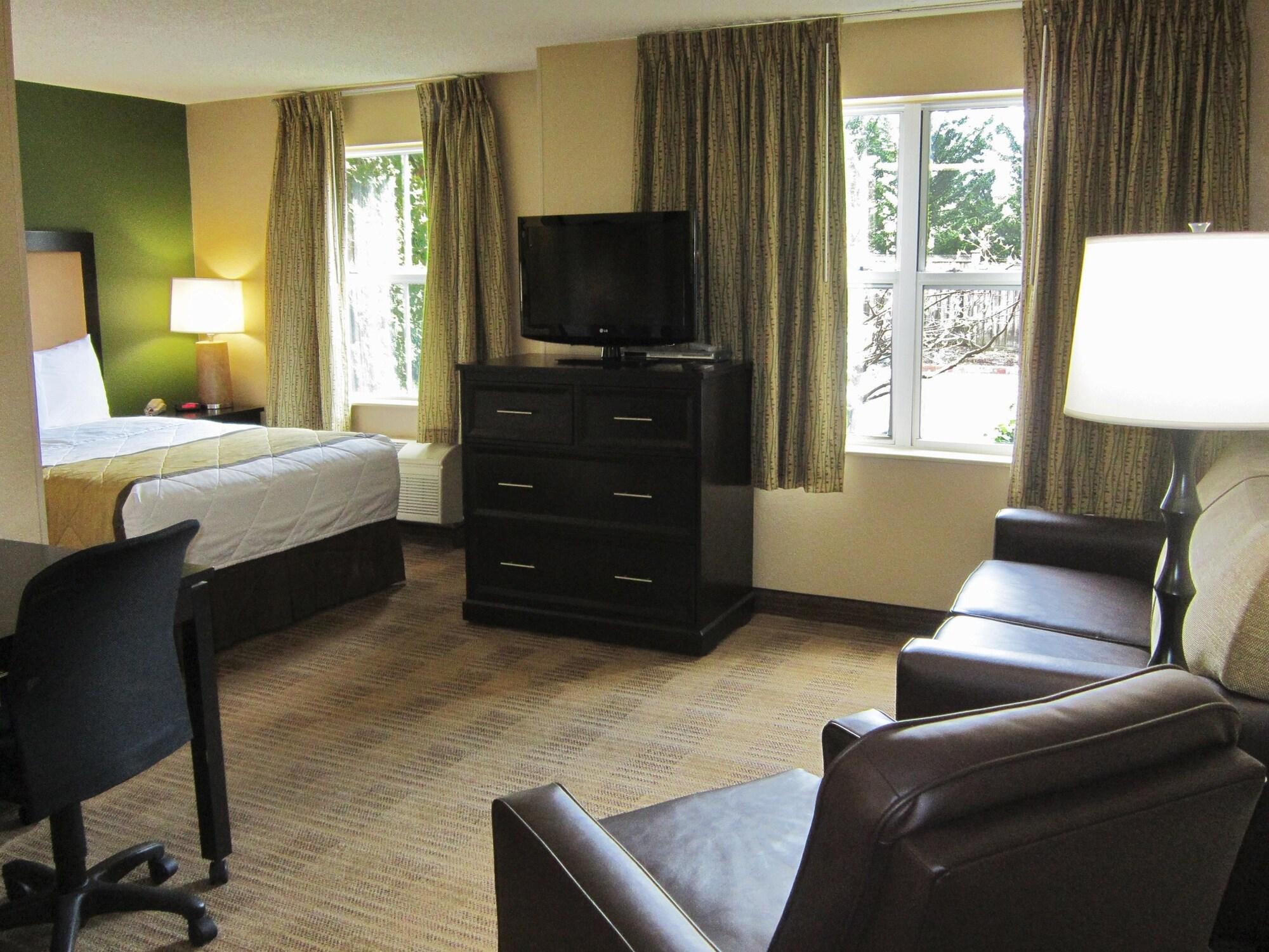 Extended Stay America Suites - Detroit - Novi - Orchard Hill Place Northville Exterior photo
