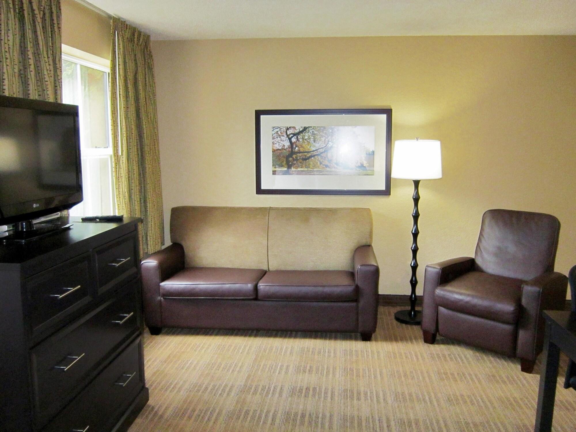 Extended Stay America Suites - Detroit - Novi - Orchard Hill Place Northville Exterior photo