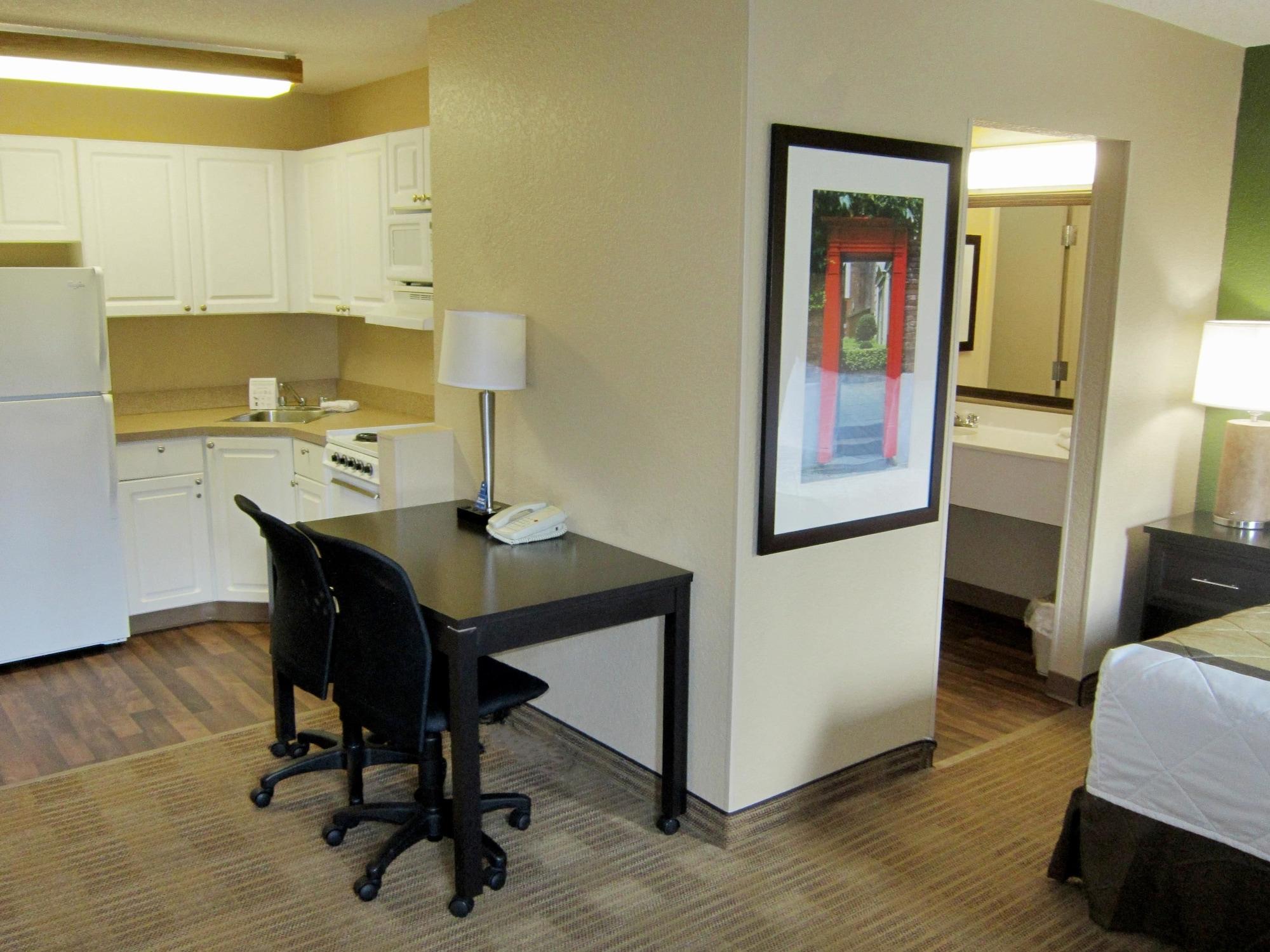 Extended Stay America Suites - Detroit - Novi - Orchard Hill Place Northville Exterior photo