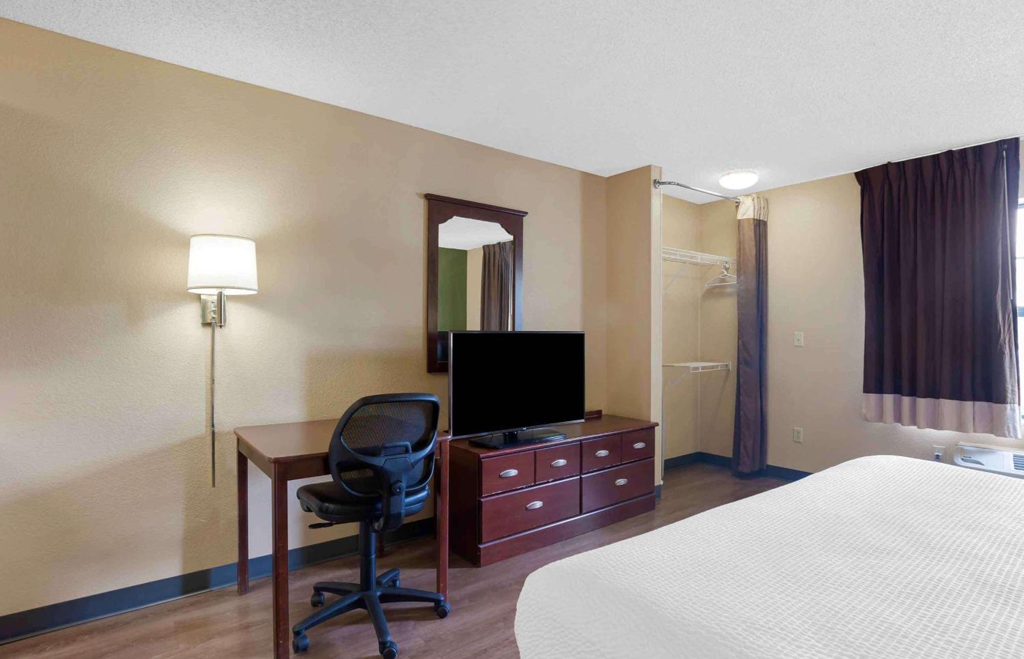 Extended Stay America Suites - Detroit - Novi - Orchard Hill Place Northville Exterior photo