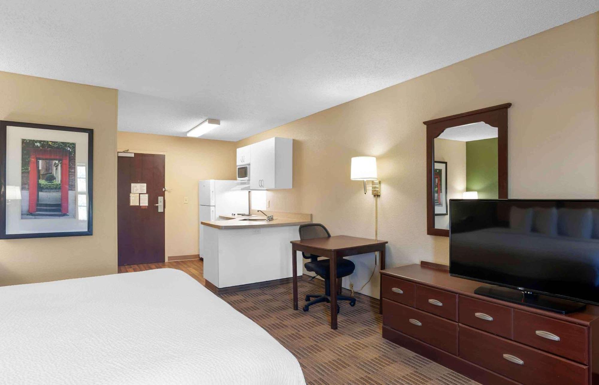 Extended Stay America Suites - Detroit - Novi - Orchard Hill Place Northville Exterior photo