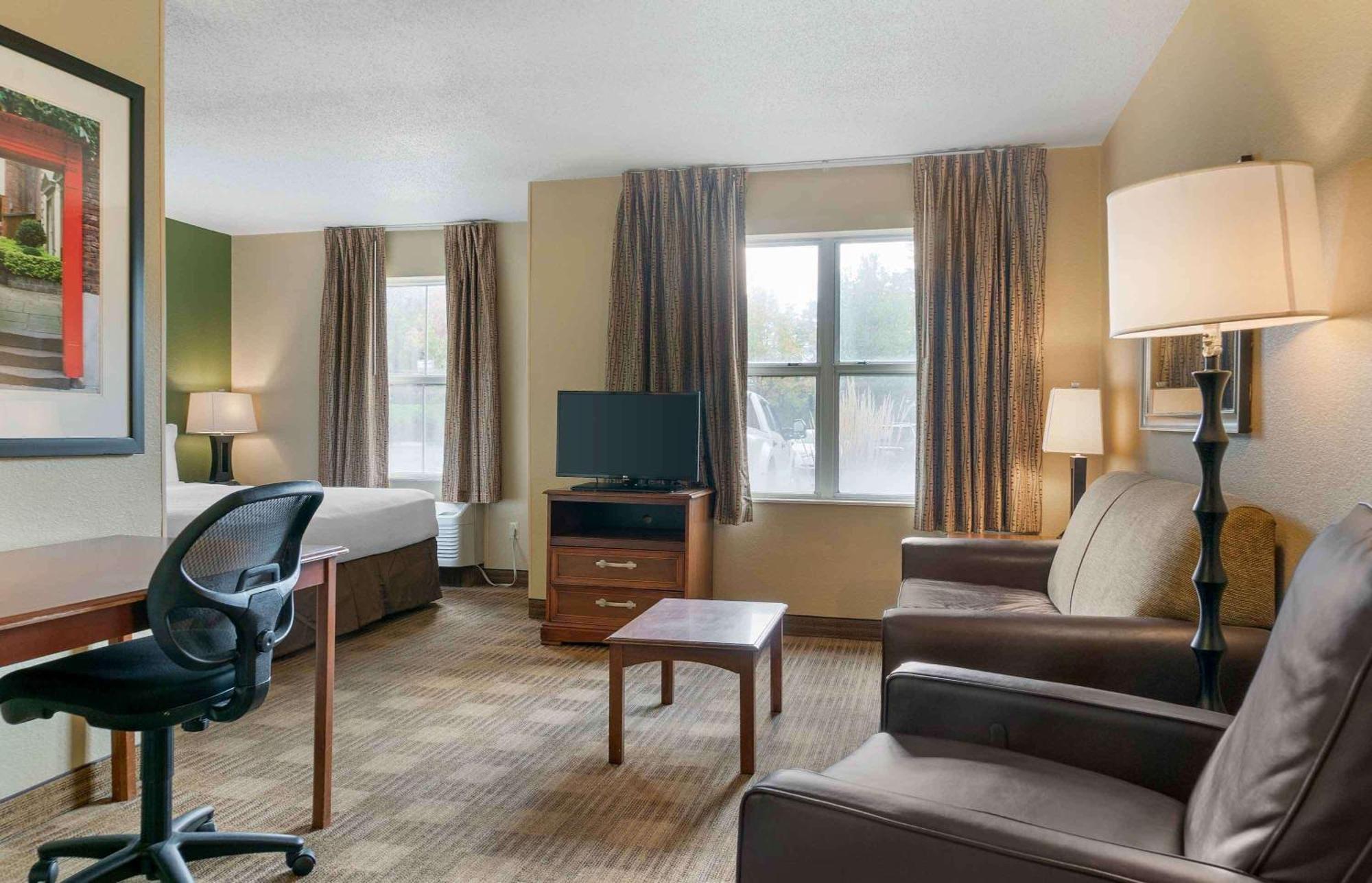 Extended Stay America Suites - Detroit - Novi - Orchard Hill Place Northville Exterior photo