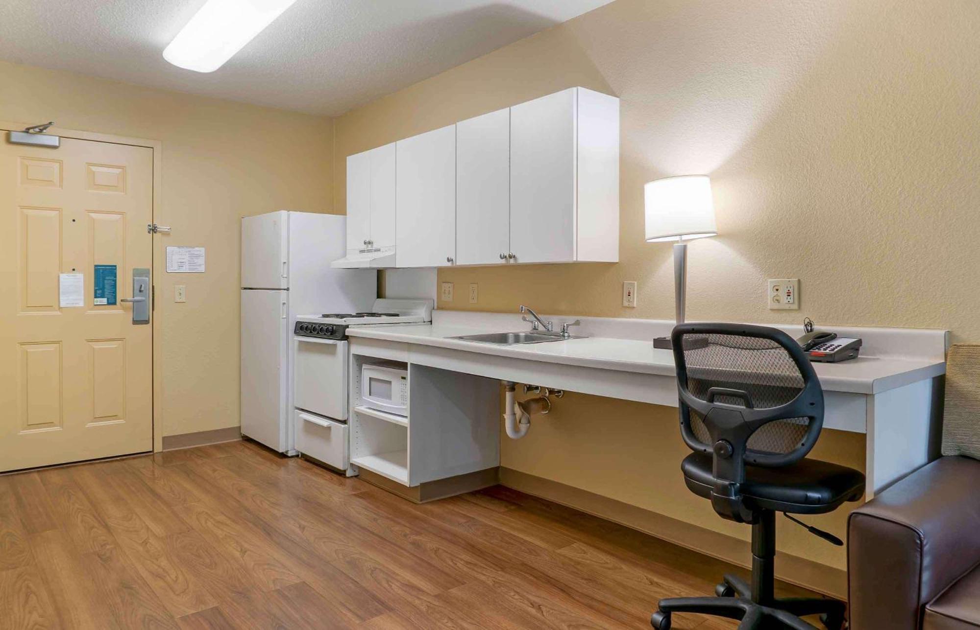 Extended Stay America Suites - Detroit - Novi - Orchard Hill Place Northville Exterior photo