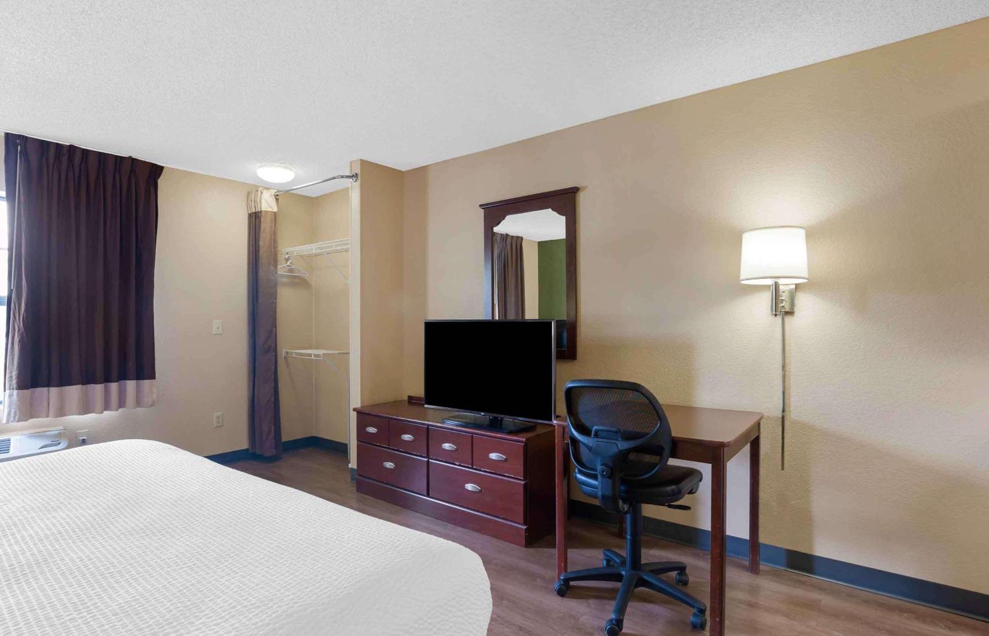 Extended Stay America Suites - Detroit - Novi - Orchard Hill Place Northville Exterior photo