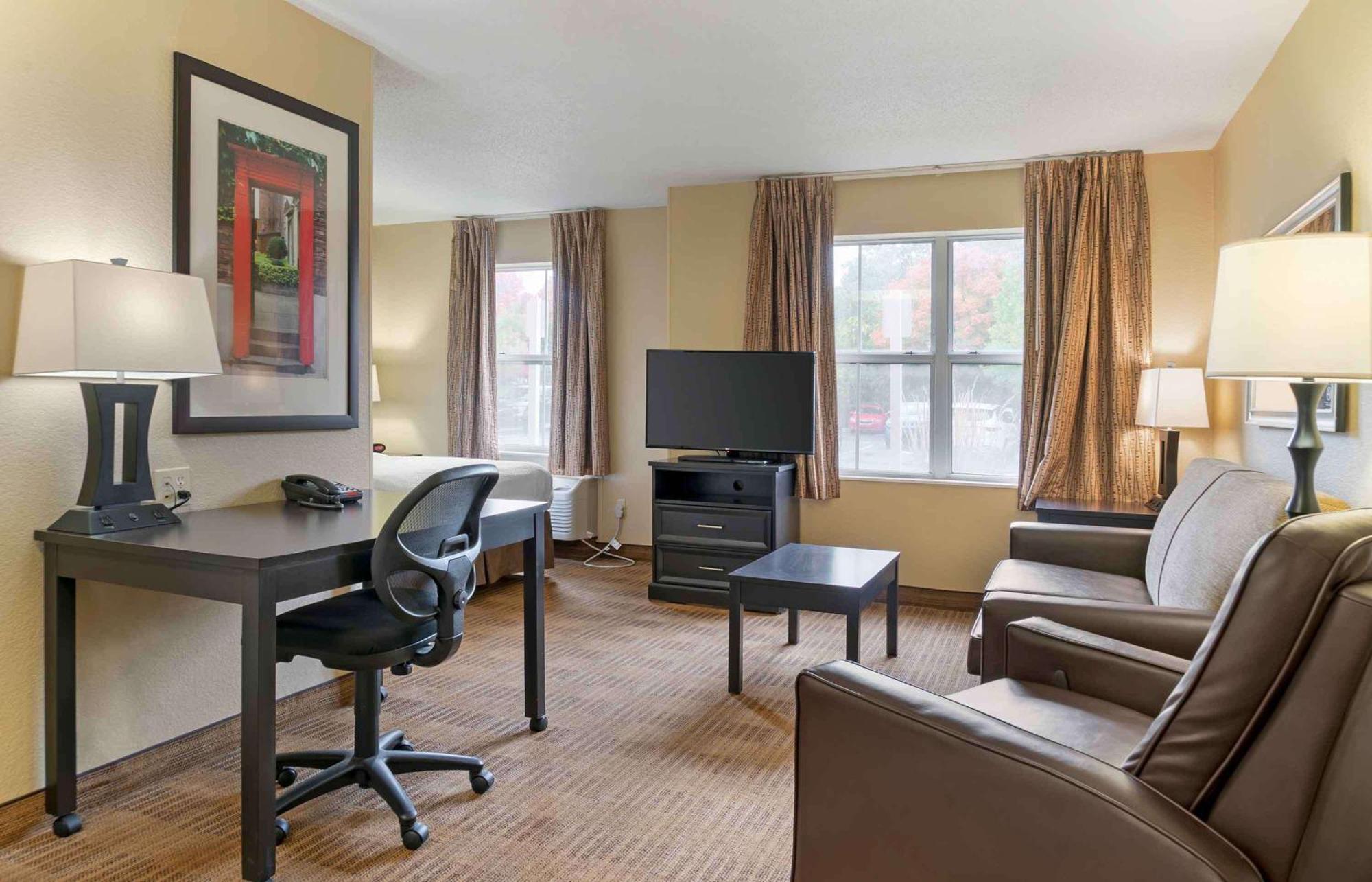 Extended Stay America Suites - Detroit - Novi - Orchard Hill Place Northville Exterior photo