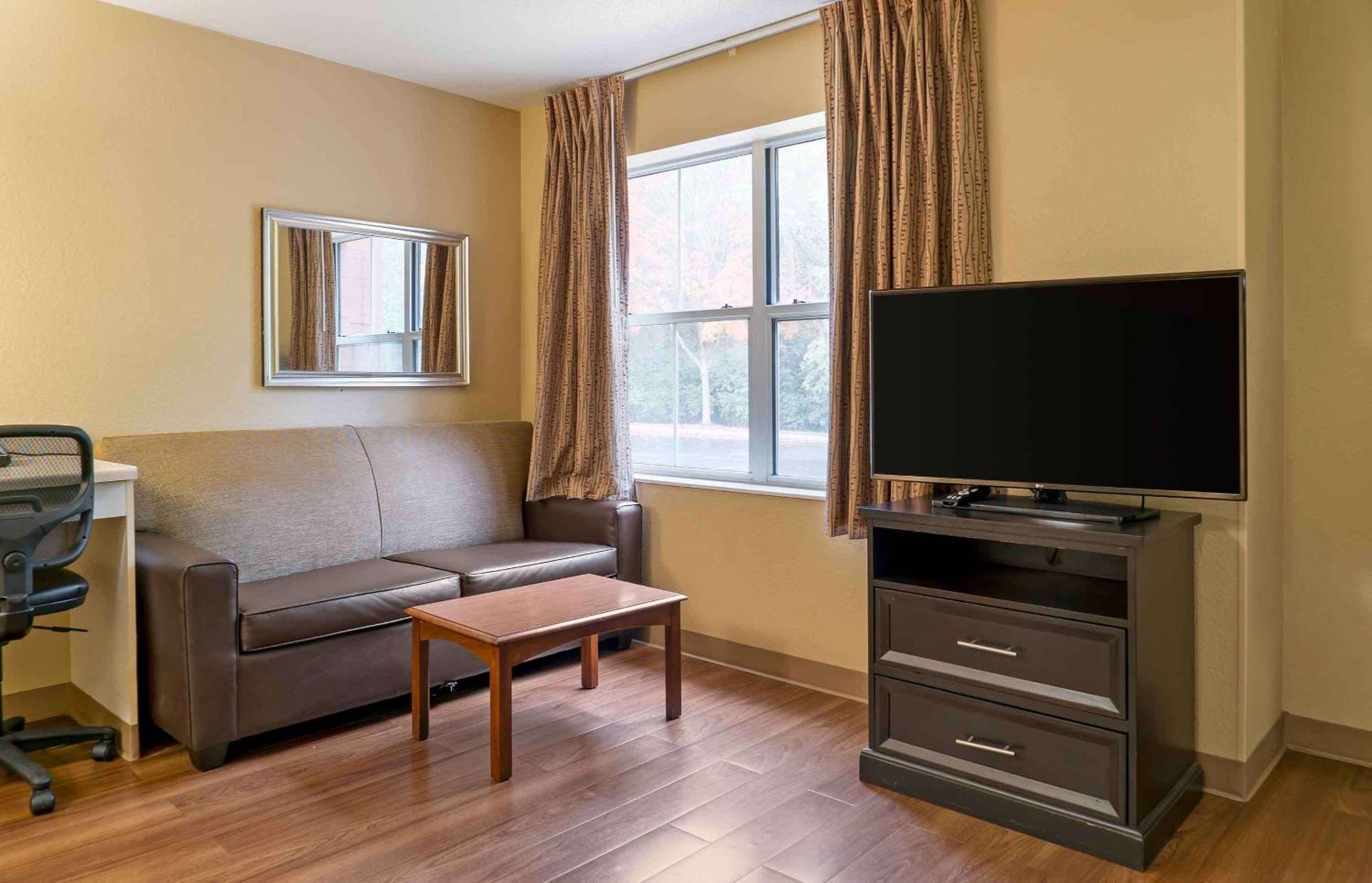 Extended Stay America Suites - Detroit - Novi - Orchard Hill Place Northville Exterior photo