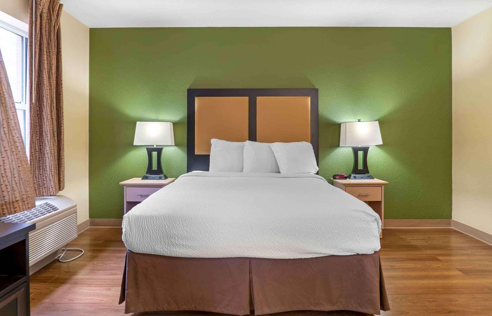 Extended Stay America Suites - Detroit - Novi - Orchard Hill Place Northville Exterior photo