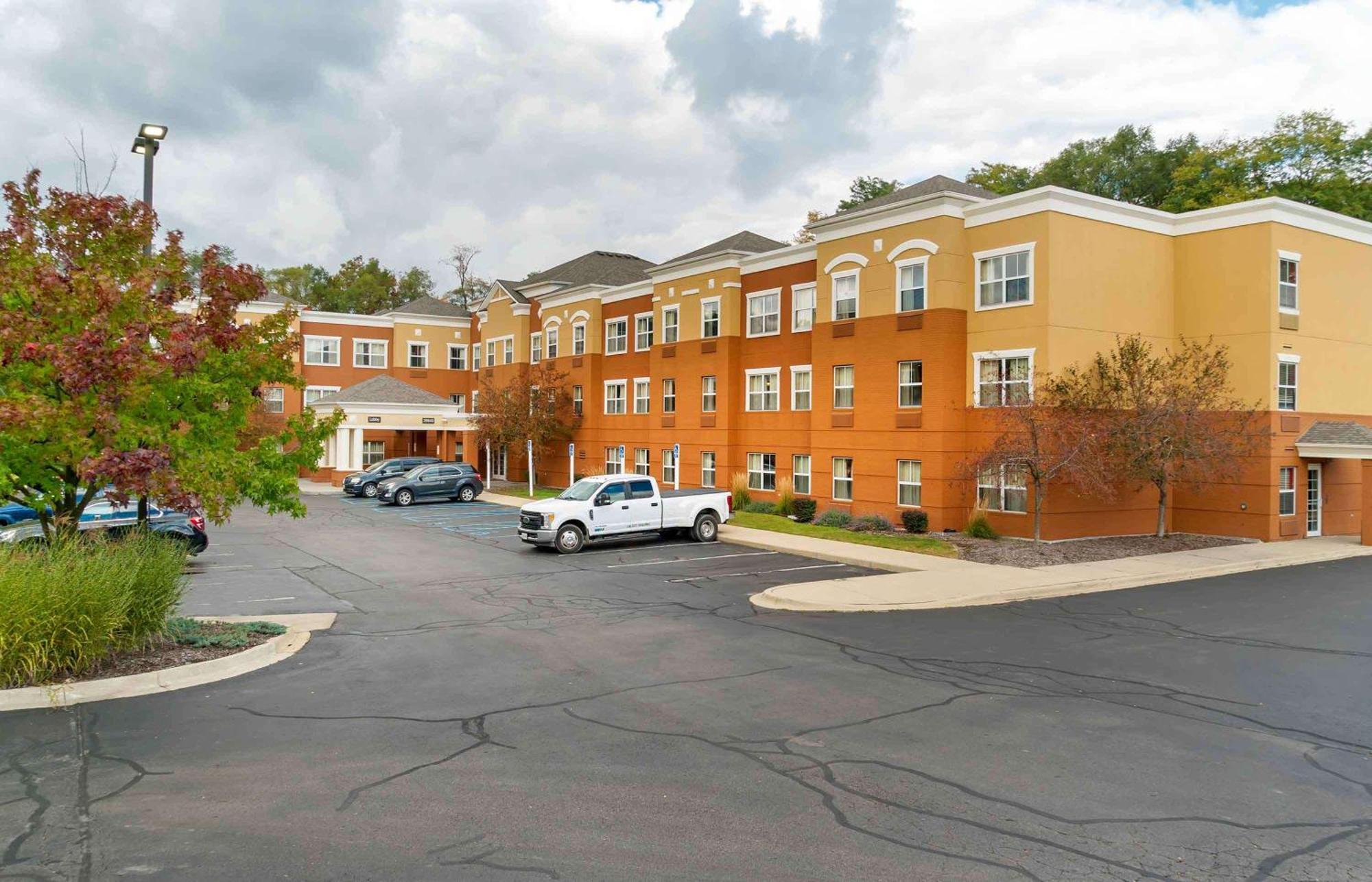 Extended Stay America Suites - Detroit - Novi - Orchard Hill Place Northville Exterior photo